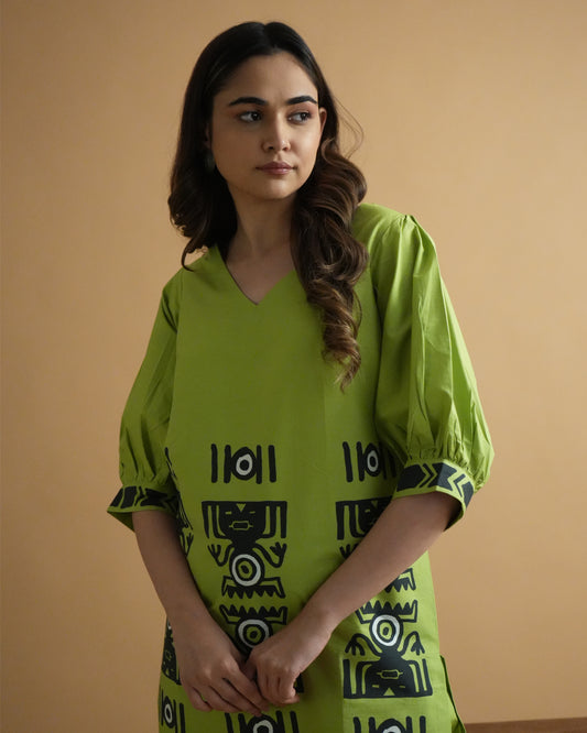 Close-up of V-neckline detail on the leaf green kurta from the Amali Cotton Co-ord Set