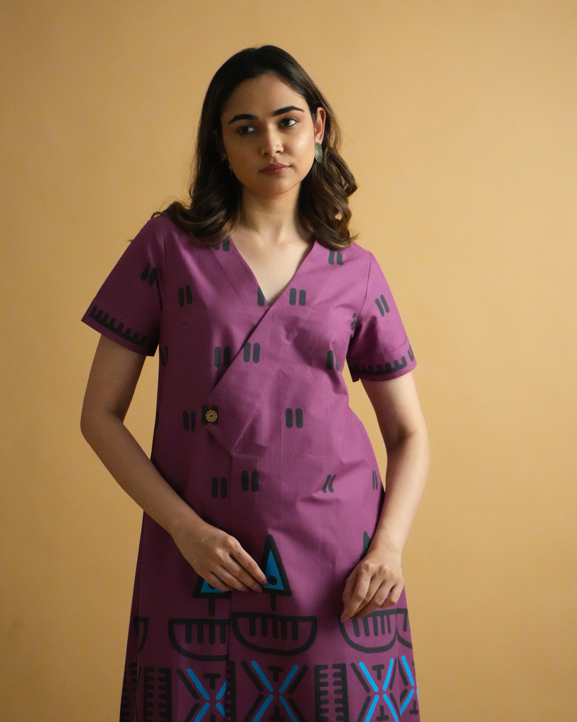 Close-up of wooden button wrap design on violet kurta from the Papuro Cotton Co-ord Set